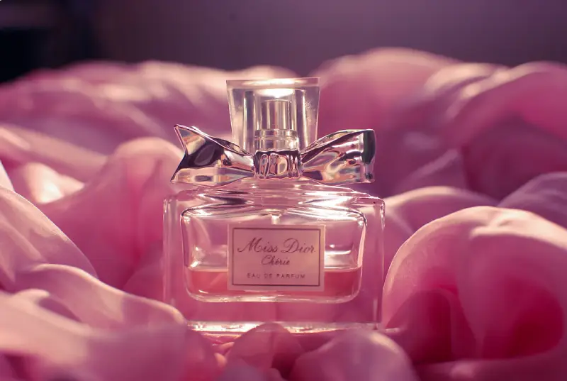 عطر بارنگ صورتی