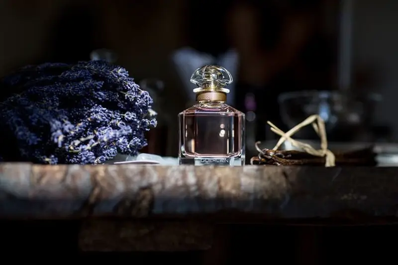 عطر بارنگ مشکی