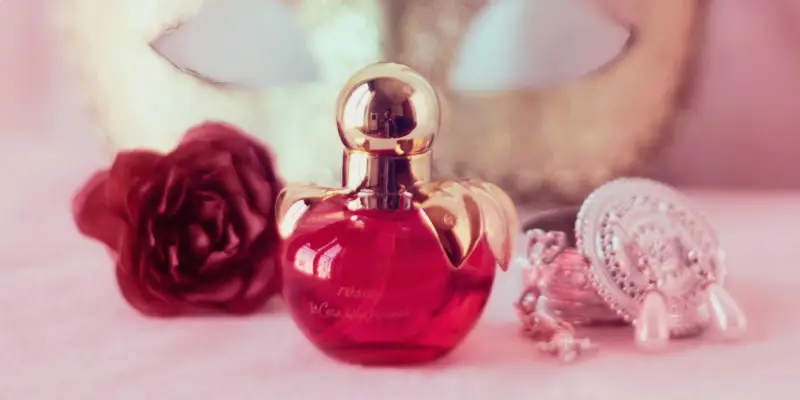 عطر بارنگ قرمز