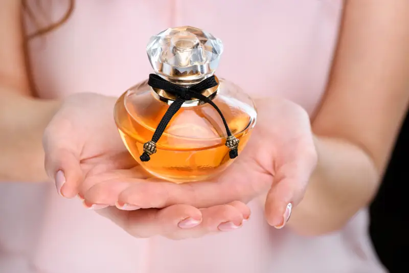 تفاوتی عطر شرکتی و اورجینال چیست؟