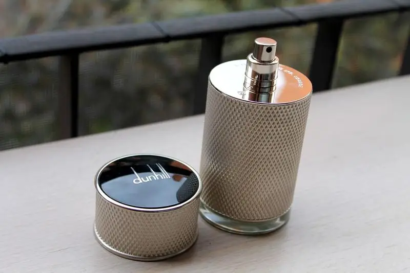 عطر مردانه گرم و شیرین دانهیل مدل Alfred Dunhill