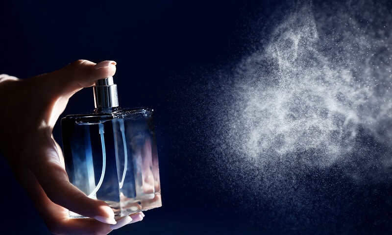 از مقدار زیاد عطر استفاده نکنید