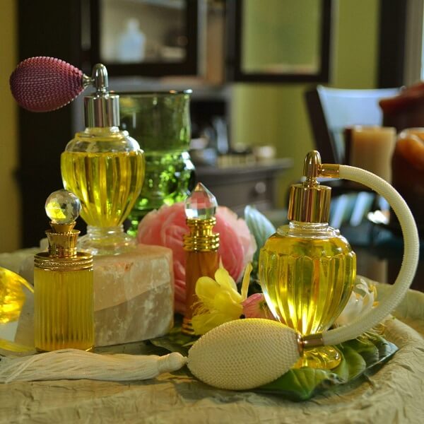 تاریخچه عطر(تاریخچه عطر و ادکلن)+ کاربرد عطر در زمان های قدیم