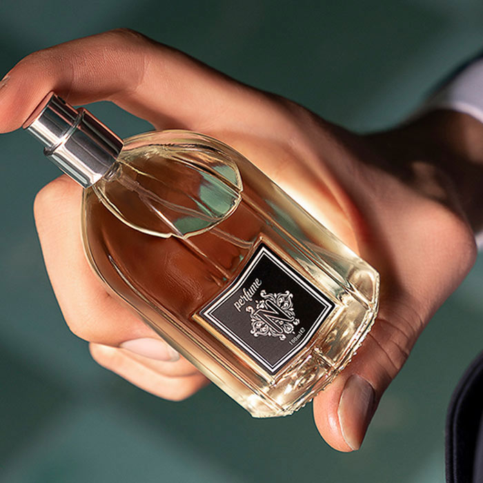 عطر کلاسیک مردانه نافه